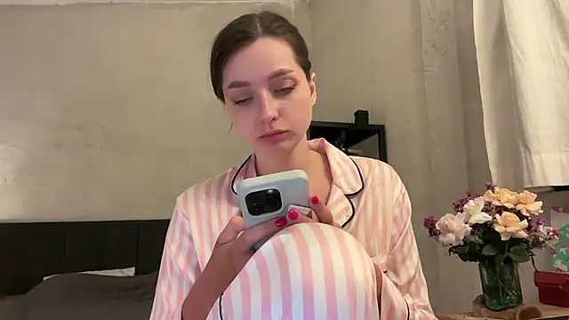 Snapshot of _liatris_ chatting on March 8, 11:37 am liatris online show from March 8, 11:37 am