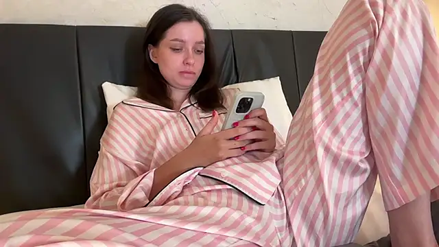 Snapshot of _liatris_ chatting on March 12, 2:45 pm liatris online show from March 12, 2:45 pm