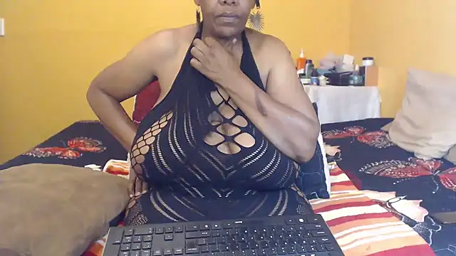 bustykelly online show from February 10, 9:41 am