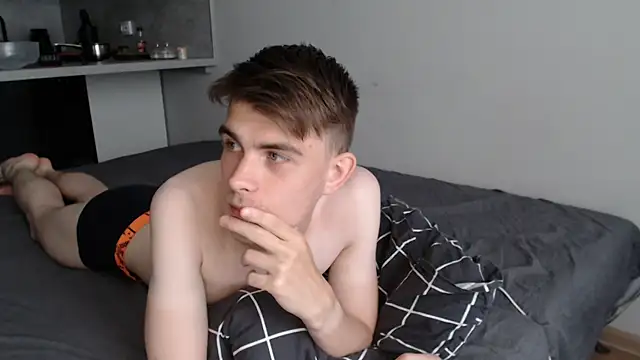 Snapshot of Student_Oliver chatting on July 10, 2:06 pm Student Oliver online show from July 10, 2:06 pm