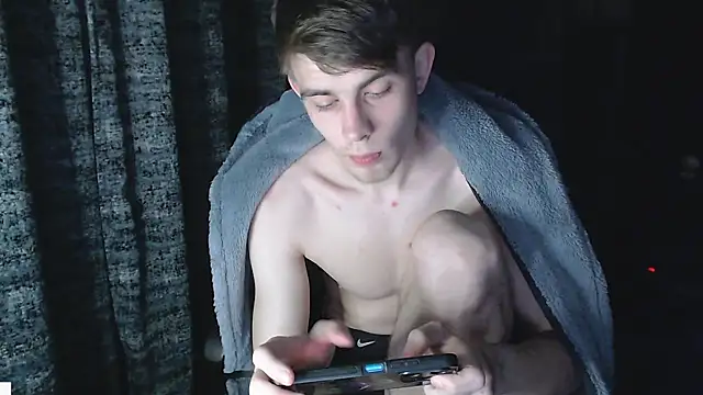 Student Oliver online show from November 21, 6:07 pm