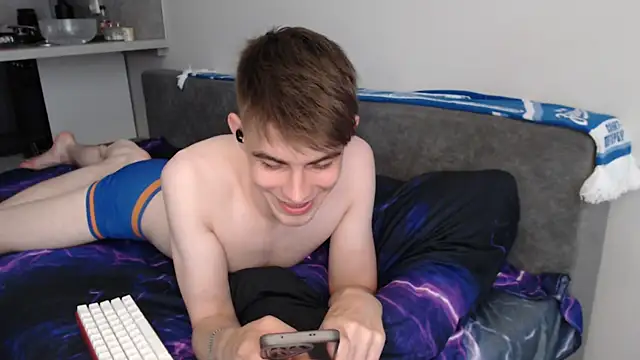 Snapshot of Student_Oliver chatting on June 26, 5:08 pm Student Oliver online show from June 26, 5:08 pm