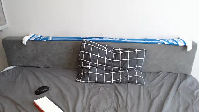 Snapshot of Student_Oliver chatting on June 3, 2:33 pm Student Oliver online show from June 3, 2:33 pm