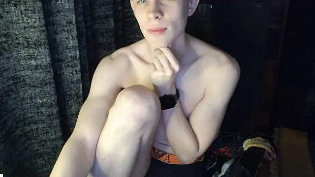 Student Oliver online show from March 4, 8:16 pm