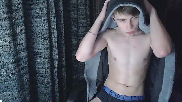 Student Oliver online show from November 23, 7:02 pm