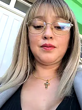Snapshot of Katy__A chatting on June 11, 2:36 pm Katy A online show from June 11, 2:36 pm