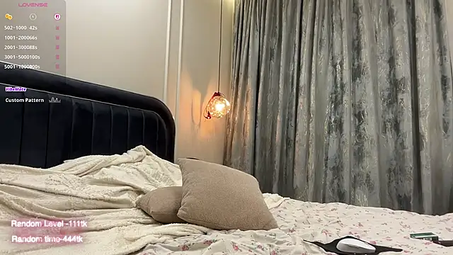 Snapshot of Fleur_Delis chatting on February 17, 5:10 pm Fleur Delis online show from February 17, 5:10 pm