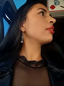 Astrid-- online show from November 18, 7:39 pm