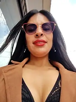 Astrid-- online show from December 22, 7:58 pm