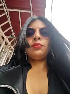 Astrid-- online show from December 2, 3:03 pm