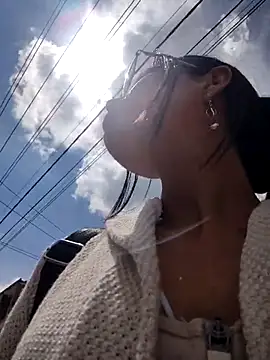 Astrid-- online show from May 8, 3:27 pm
