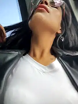 Astrid-- online show from December 1, 3:13 pm