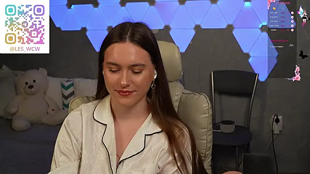 HarleyDeess online show from January 11, 9:00 pm