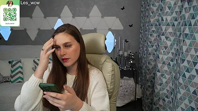 Snapshot of HarleyDeess chatting on February 6, 10:10 pm HarleyDeess online show from February 6, 10:10 pm