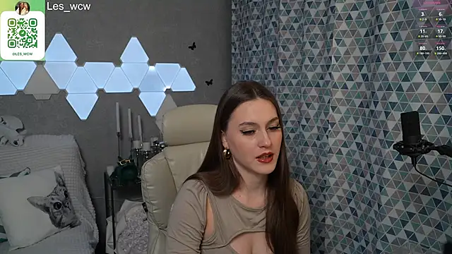 Snapshot of HarleyDeess chatting on March 2, 9:19 pm HarleyDeess online show from March 2, 9:19 pm