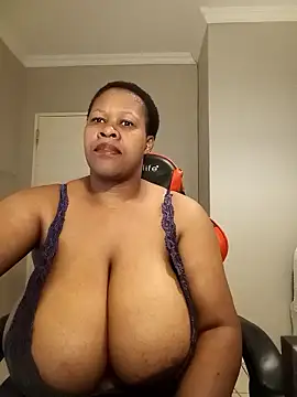 bustylisa1983 online show from January 8, 4:18 am