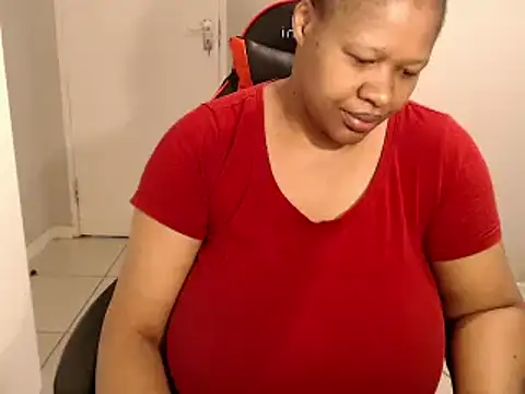 bustylisa1983 online show from October 28, 6:23 am