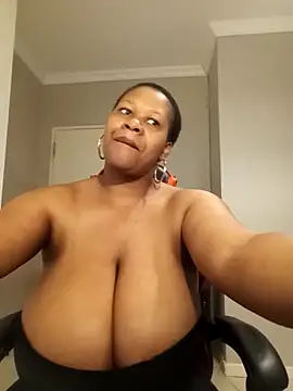 bustylisa1983 online show from November 22, 3:38 am