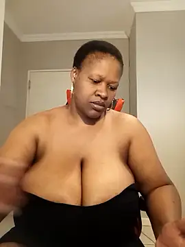 bustylisa1983 online show from January 13, 1:04 pm