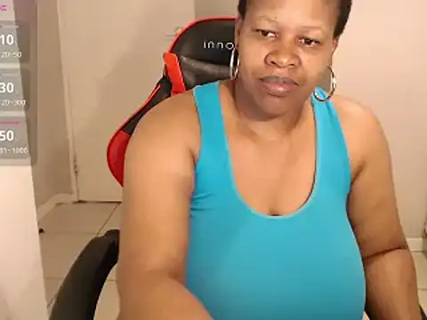 bustylisa1983 online show from January 9, 4:41 am