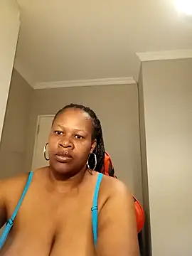 bustylisa1983 online show from March 15, 6:09 am