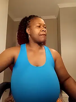 bustylisa1983 online show from April 24, 5:31 am