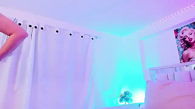 Samanta roberts1 online show from October 9, 11:00 am