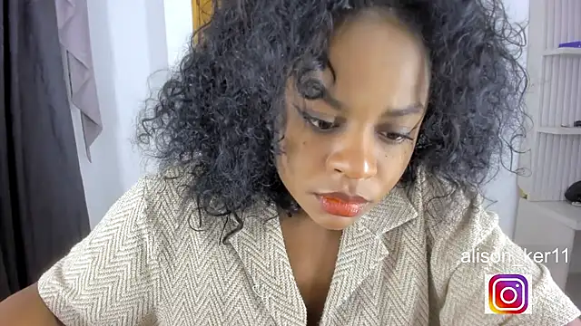 alison-ker3 online show from May 10, 8:51 am
