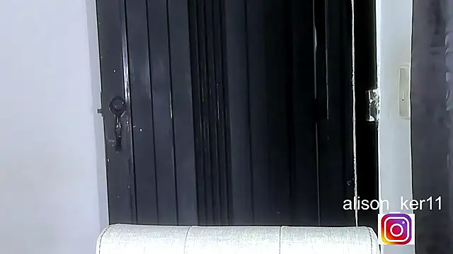 alison-ker3 online show from December 19, 9:33 am