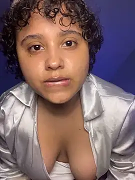 lou cute online show from March 17, 4:04 am