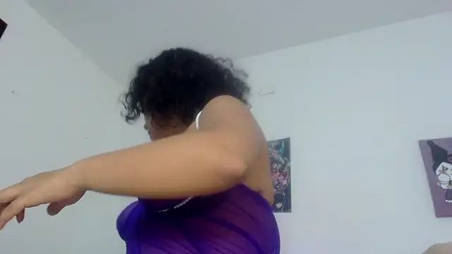 Snapshot of lou_cute chatting on January 28, 5:00 am lou cute online show from January 28, 5:00 am