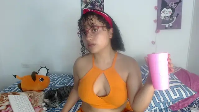 Snapshot of lou_cute chatting on March 19, 2:59 am lou cute online show from March 19, 2:59 am