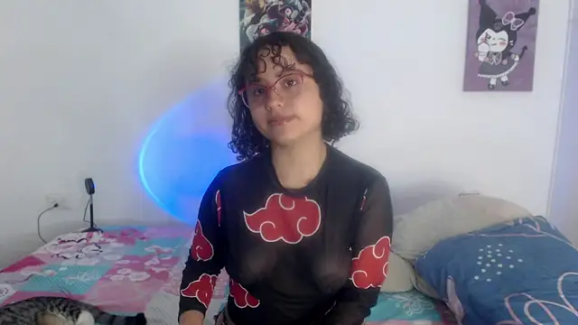 Snapshot of lou_cute chatting on February 3, 4:25 am lou cute online show from February 3, 4:25 am