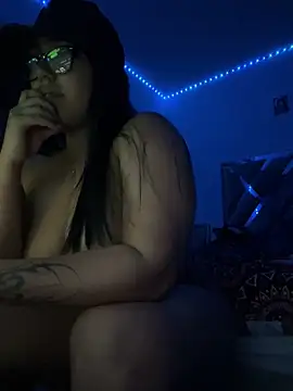 Margiee12 online show from May 7, 5:33 am