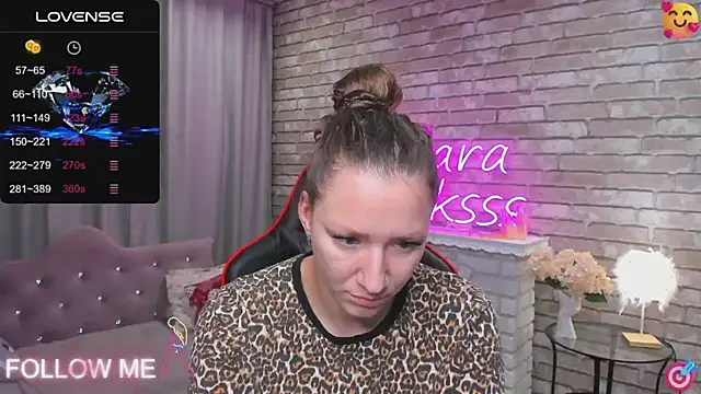 Snapshot of SarahCoksss chatting on February 4, 12:29 am SarahCoksss online show from February 4, 12:29 am