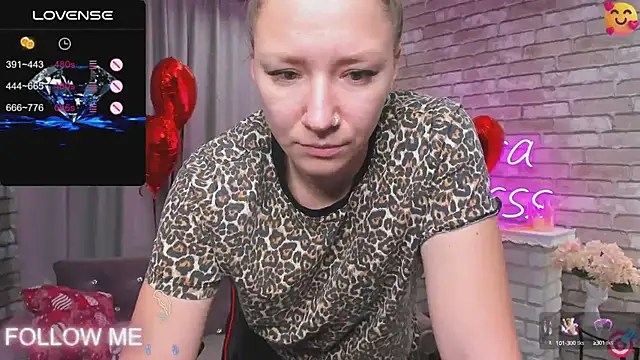 Snapshot of SarahCoksss chatting on February 11, 12:28 am SarahCoksss online show from February 11, 12:28 am