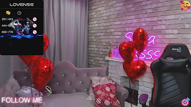 Snapshot of SarahCoksss chatting on February 9, 12:06 am SarahCoksss online show from February 9, 12:06 am
