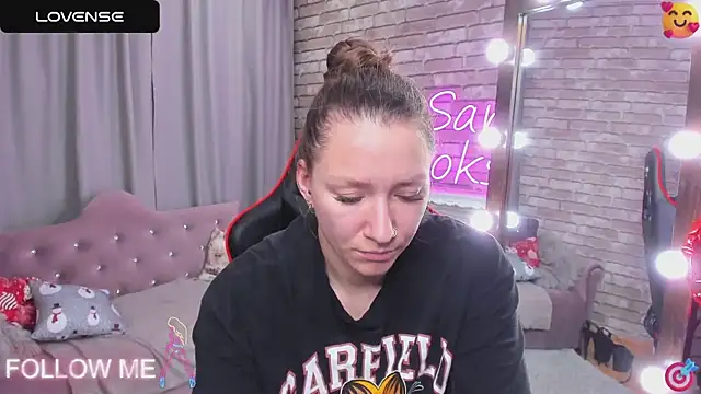 Snapshot of SarahCoksss chatting on March 11, 12:11 am SarahCoksss online show from March 11, 12:11 am