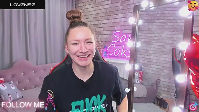 Snapshot of SarahCoksss chatting on March 3, 12:12 am SarahCoksss online show from March 3, 12:12 am
