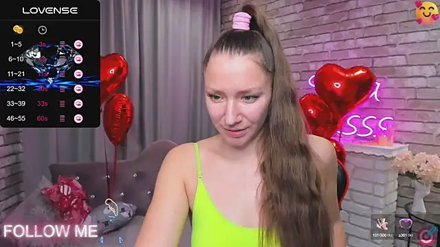 Snapshot of SarahCoksss chatting on February 12, 3:07 am SarahCoksss online show from February 12, 3:07 am