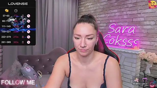Snapshot of SarahCoksss chatting on February 6, 5:57 am SarahCoksss online show from February 6, 5:57 am