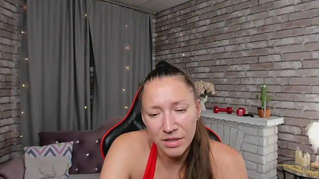 Snapshot of SarahCoksss chatting on June 11, 2:53 am SarahCoksss online show from June 11, 2:53 am