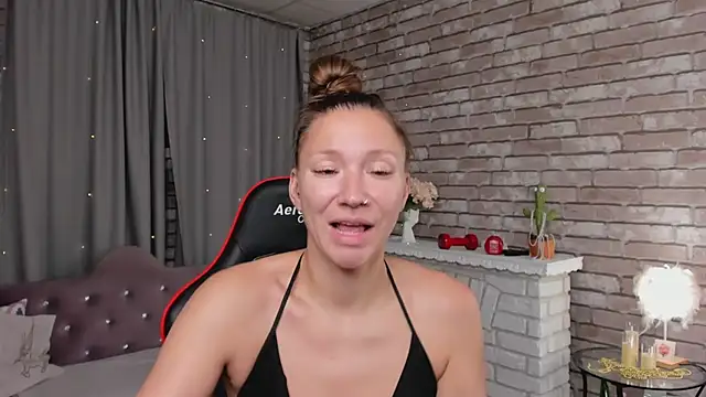 SarahCoksss online show from May 21, 12:19 am