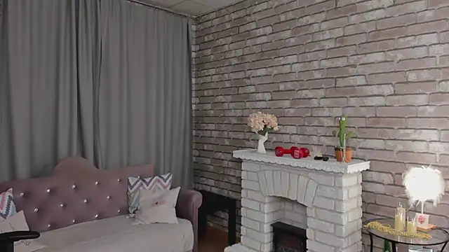 SarahCoksss online show from June 1, 11:59 pm
