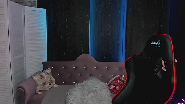 SarahCoksss online show from November 11, 12:49 am