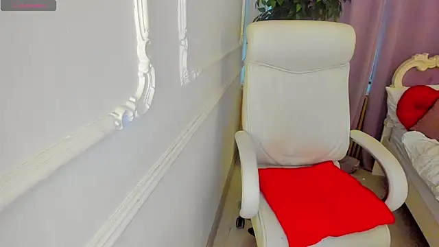 Lily Marlin online show from April 4, 7:04 am