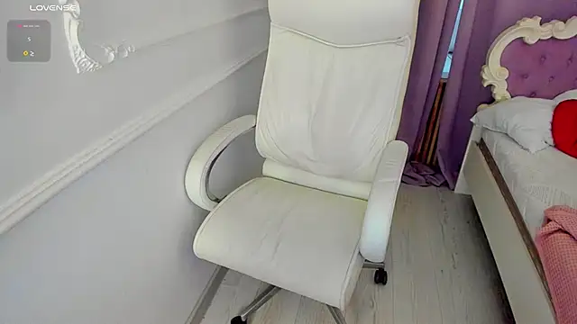 Snapshot of Lily_Marlin chatting on June 29, 7:59 am Lily Marlin online show from June 29, 7:59 am