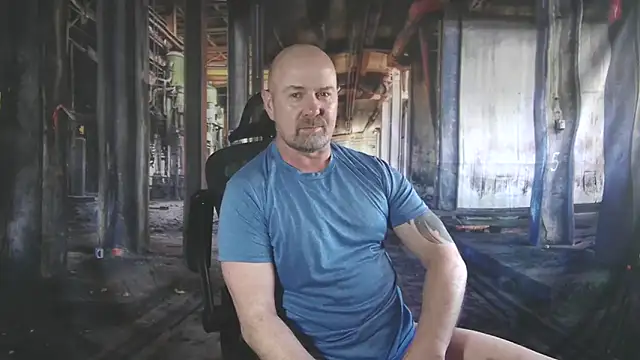 ManlyPrisonGuy online show from April 4, 2:12 pm