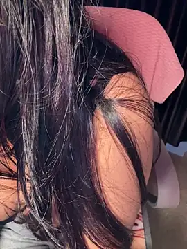 sexy-simmy online show from April 28, 6:45 pm