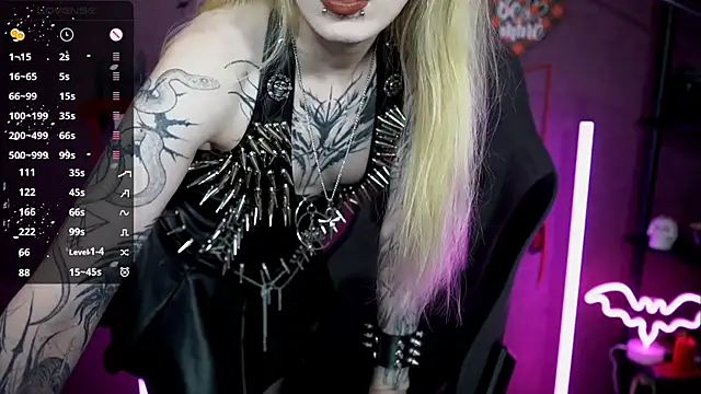 amywhitenessxx online show from April 4, 12:56 pm